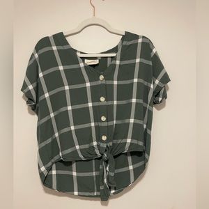 Universal Thread button up shirt